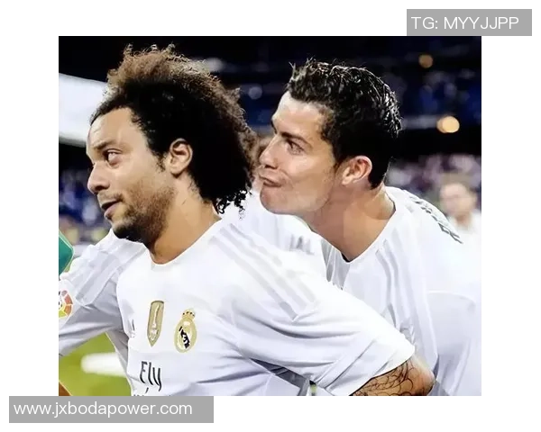 足球明星录像带揭秘：那些年我们追逐的绿茵传奇与精彩瞬间