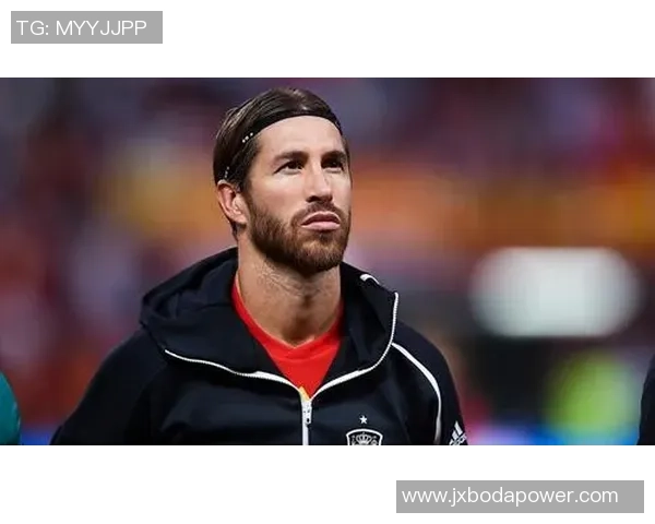 足球明星拉莫斯背头造型引领潮流时尚风向标